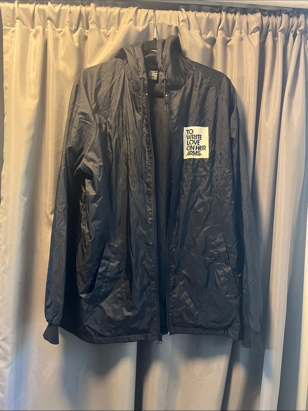 TRLOHA To Write Love On Her Arms wind/rain jacket